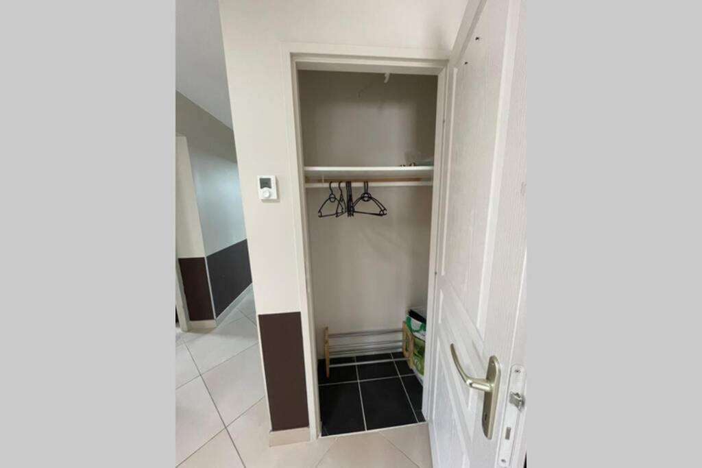 Superbe Appartement Avec 2 Chambres - 9 Personnes - Parking Prive Турнон-сюр-Рон Екстер'єр фото