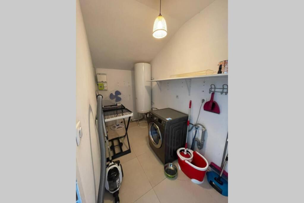 Superbe Appartement Avec 2 Chambres - 9 Personnes - Parking Prive Турнон-сюр-Рон Екстер'єр фото